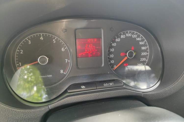 Used Volkswagen Polo 2011 1.6L Automatic ZhiShang Version Instrument Cluster