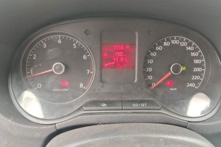 Used Volkswagen Polo 2011 1.6L Automatic ZhiShang Version Instrument Cluster