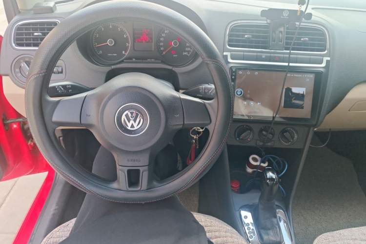 Used Volkswagen Polo 2011 1.4L Automatic ZhiShang Version Instrument Cluster