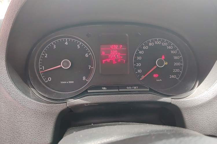 Used Volkswagen Polo 2011 1.6L Automatic ZhiShang Version Instrument Cluster