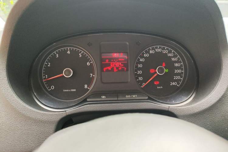 Used Volkswagen Polo 2011 1.6L Automatic ZhiKu Edition Instrument Cluster