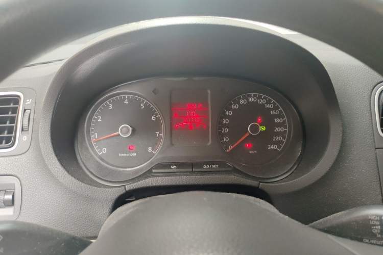Used Volkswagen Polo 2011 1.4L Automatic ZhiShang Version Instrument Cluster