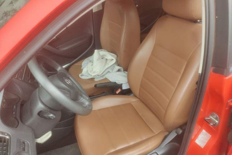 Used Volkswagen Polo 2011 1.4L Manual ZhiShang Edition Left Front Seat