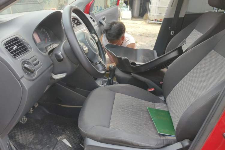 Used Volkswagen Polo 2011 1.4L Manual ZhiLe Edition Left Front Seat
