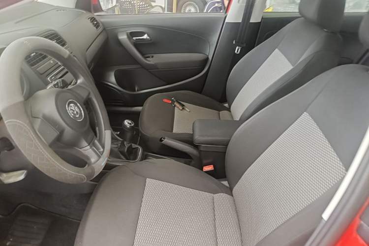 Used Volkswagen Polo 2011 1.4L Manual ZhiLe Edition Left Front Seat