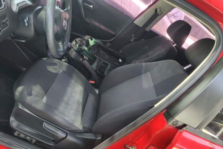 Used Volkswagen Polo 2011 1.4L Manual ZhiShang Edition Left Front Seat