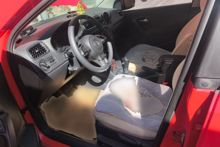 Used Volkswagen Polo 2011 1.6L Manual ZhiShang Edition Left Front Seat