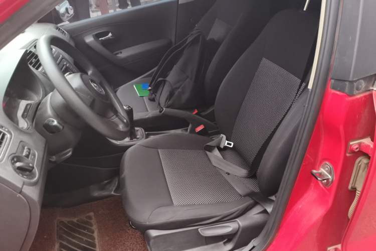 Used Volkswagen Polo 2011 1.6L Manual ZhiShang Edition Left Front Seat