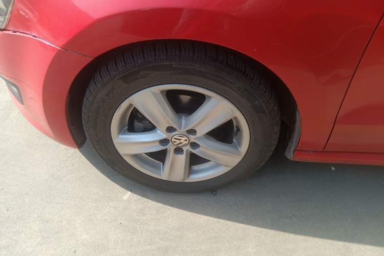 Used Volkswagen Polo 2011 1.4L Automatic ZhiShang Version Left Front Wheel Hub