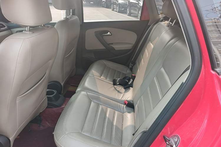 Used Volkswagen Polo 2011 1.6L Automatic ZhiKu Edition Left Rear Seat
