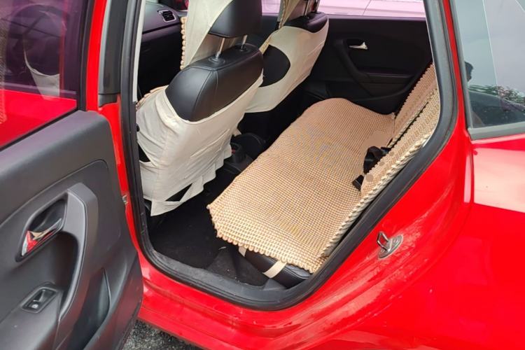 Used Volkswagen Polo 2011 1.6L Automatic ZhiKu Edition Left Rear Seat