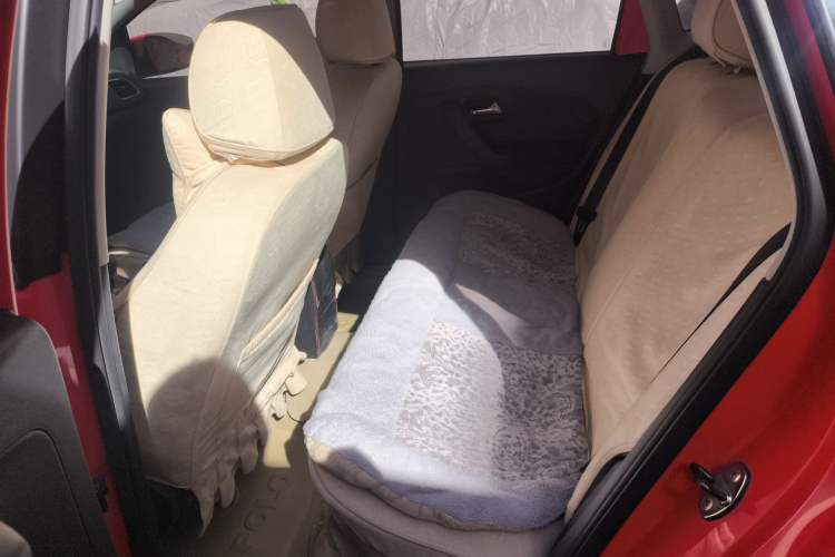 Used Volkswagen Polo 2011 1.6L Manual ZhiShang Edition Left Rear Seat