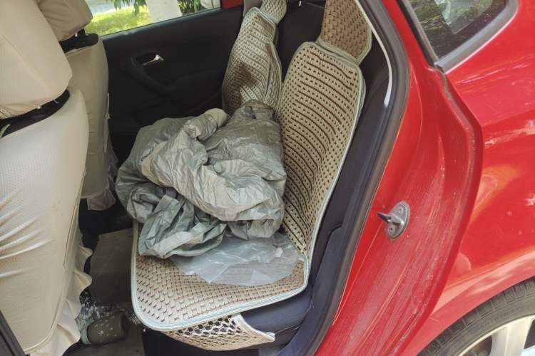 Used Volkswagen Polo 2011 1.6L Automatic ZhiShang Version Left Rear Seat