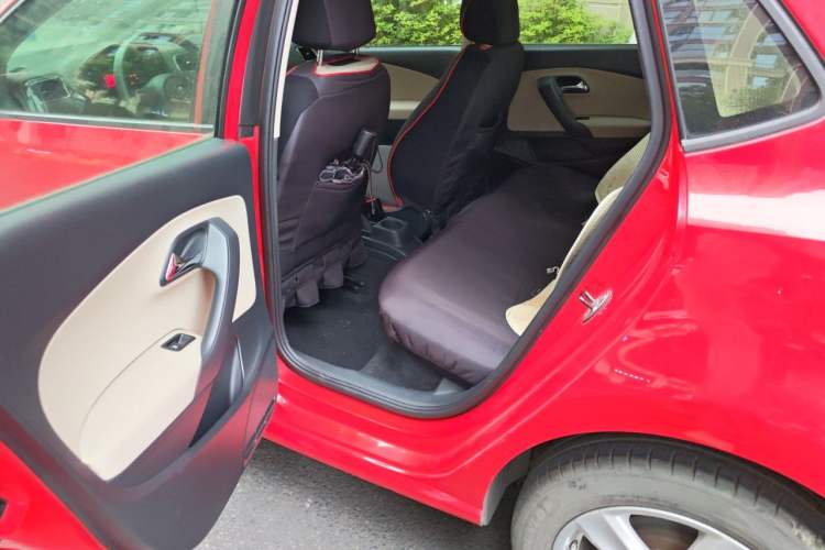Used Volkswagen Polo 2011 1.6L Automatic ZhiShang Version Left Rear Seat