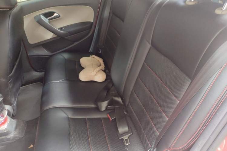 Used Volkswagen Polo 2011 1.4L Automatic ZhiShang Version Left Rear Seat
