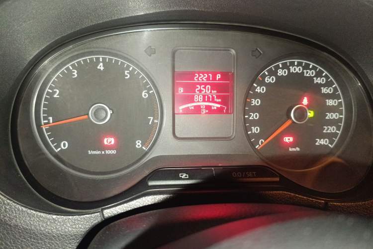 Used Volkswagen Polo 2011 1.4L Automatic ZhiShang Version Odometer Close Up