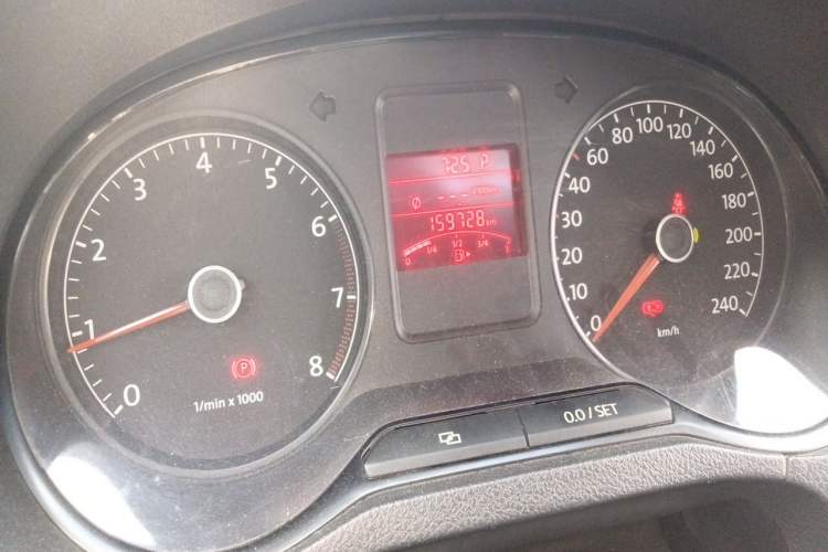 Used Volkswagen Polo 2011 1.6L Automatic ZhiKu Edition Odometer Close Up