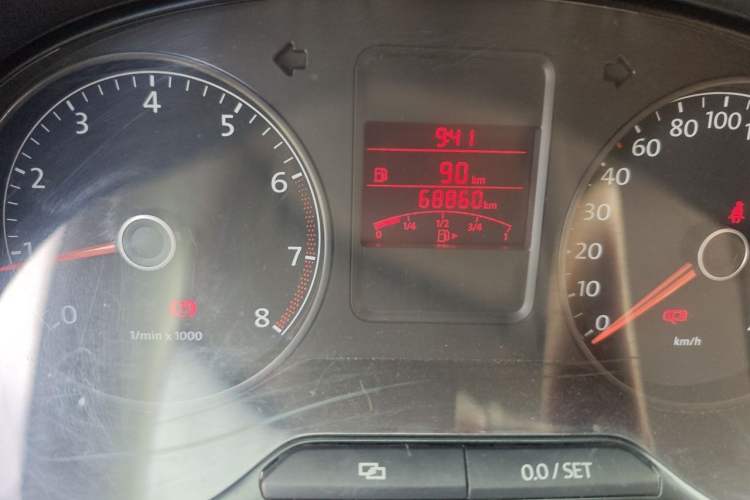 Used Volkswagen Polo 2011 1.4L Manual ZhiShang Edition Odometer Close Up