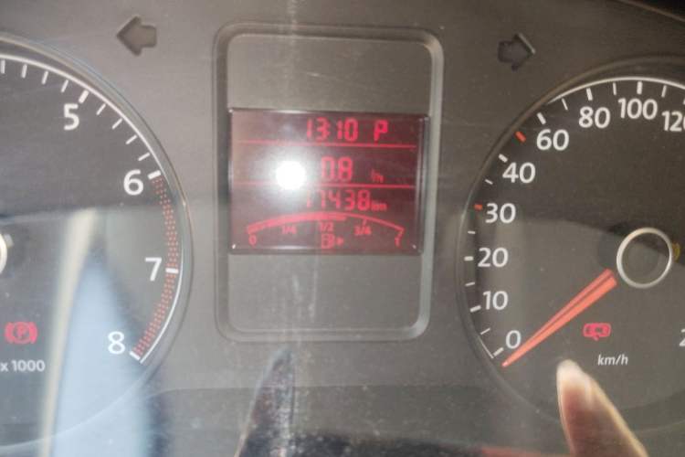 Used Volkswagen Polo 2011 1.6L Automatic ZhiKu Edition Odometer Close Up