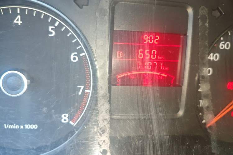 Used Volkswagen Polo 2011 1.6L Manual ZhiShang Edition Odometer Close Up