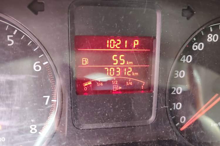 Used Volkswagen Polo 2011 1.6L Automatic ZhiKu Edition Odometer Close Up