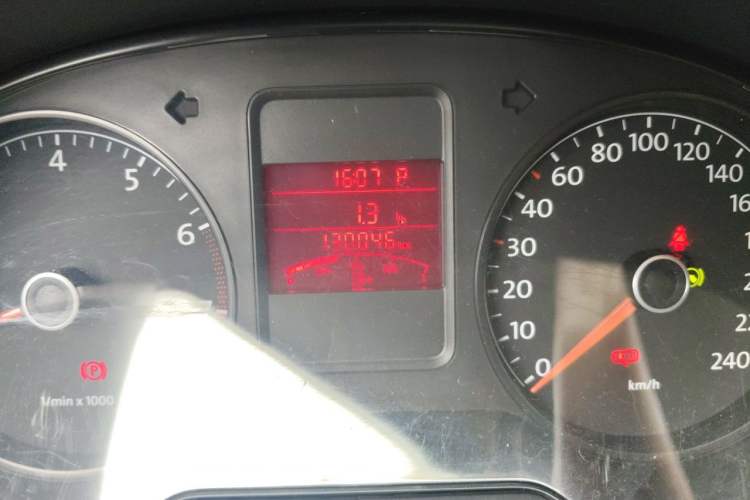 Used Volkswagen Polo 2011 1.6L Automatic ZhiShang Version Odometer Close Up
