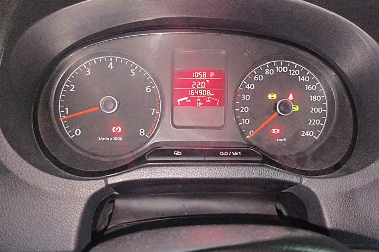 Used Volkswagen Polo 2011 1.6L Automatic ZhiShang Version Odometer Close Up