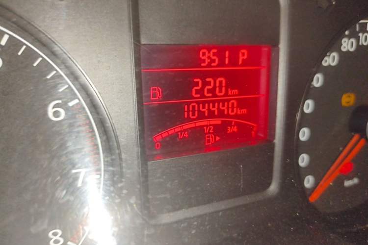 Used Volkswagen Polo 2011 1.4L Automatic ZhiShang Version Odometer Close Up