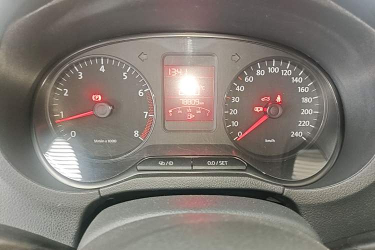 Used Volkswagen Polo 2011 1.4L Manual ZhiLe Edition Odometer Close Up
