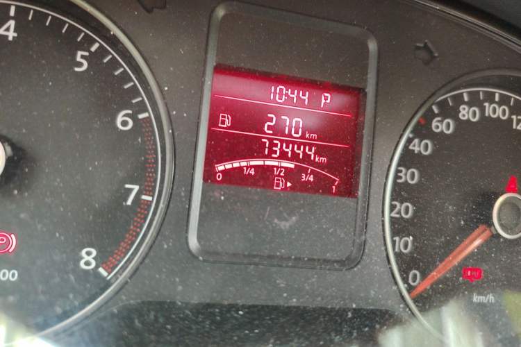 Used Volkswagen Polo 2011 1.6L Automatic ZhiShang Version Odometer Close Up