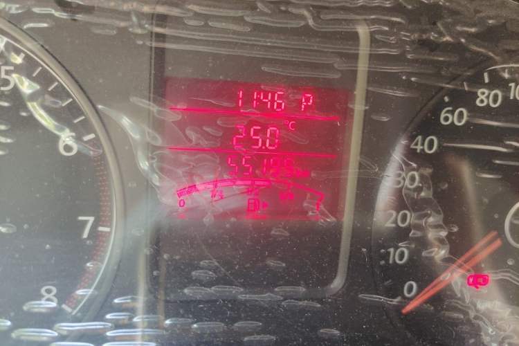 Used Volkswagen Polo 2011 1.6L Automatic ZhiShang Version Odometer Close Up