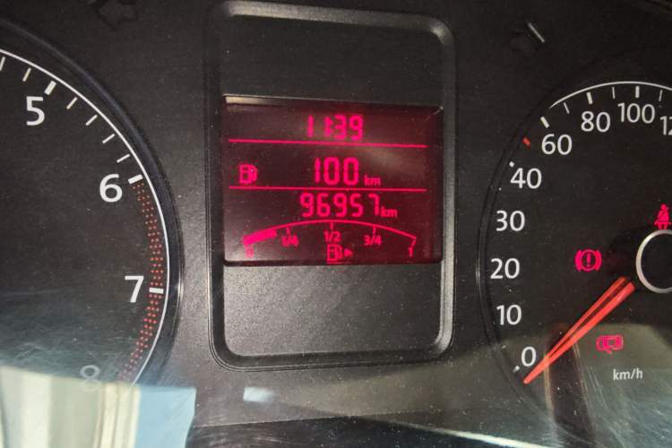 Used Volkswagen Polo 2011 1.6L Manual ZhiShang Edition Odometer Close Up