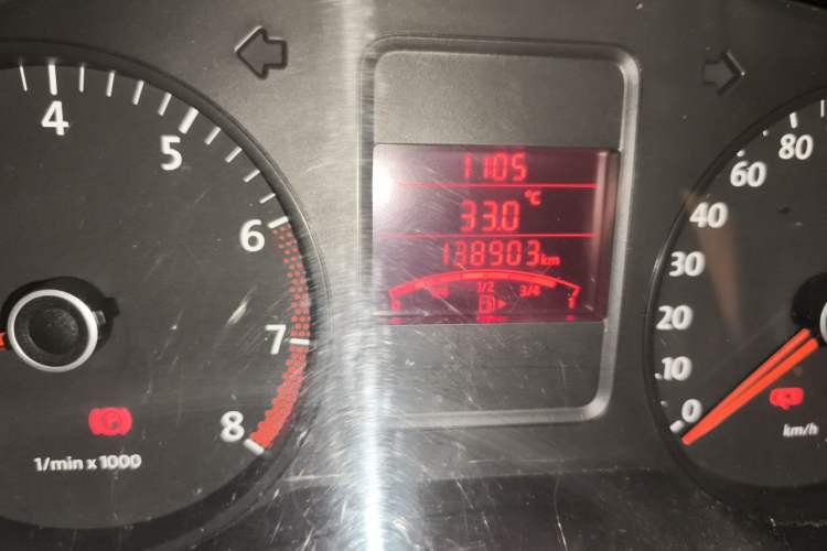 Used Volkswagen Polo 2011 1.4L Manual ZhiLe Edition Odometer Close Up