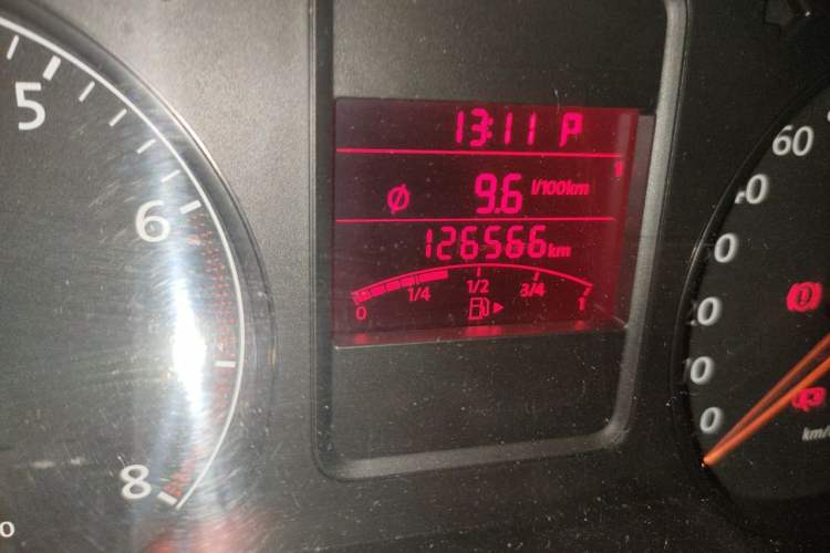 Used Volkswagen Polo 2011 1.6L Automatic ZhiKu Edition Odometer Close Up