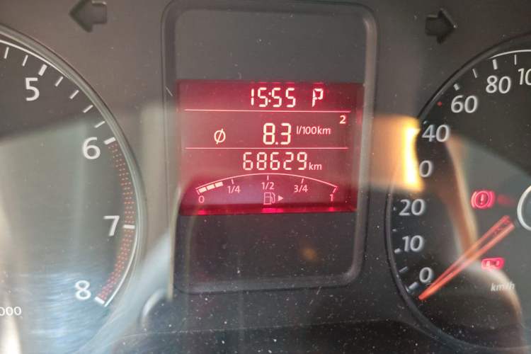 Used Volkswagen Polo 2011 1.4L Automatic ZhiShang Version Odometer Close Up
