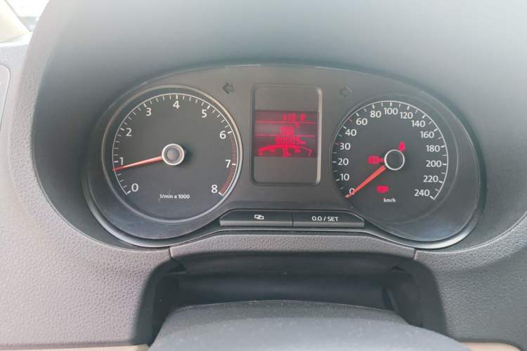 Used Volkswagen Polo 2011 1.4L Automatic ZhiShang Version Odometer Close Up