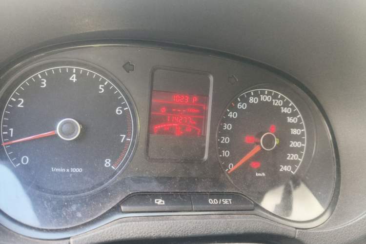 Used Volkswagen Polo 2011 1.6L Automatic ZhiShang Version Odometer Close Up