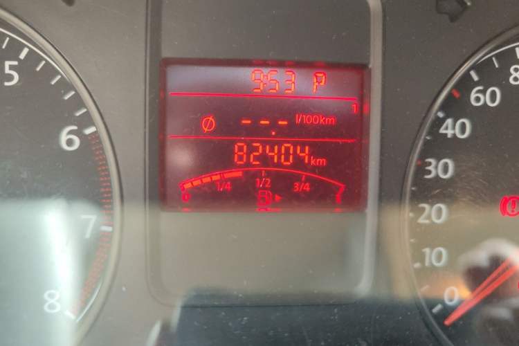 Used Volkswagen Polo 2011 1.6L Automatic ZhiKu Edition Odometer Close Up
