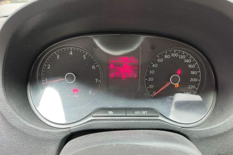 Used Volkswagen Polo 2011 1.6L Automatic ZhiShang Version Odometer Close Up