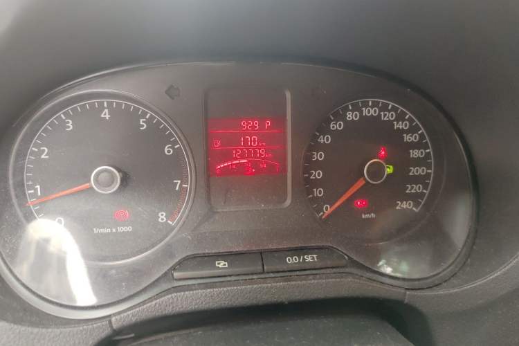 Used Volkswagen Polo 2011 1.4L Automatic ZhiShang Version Odometer Close Up