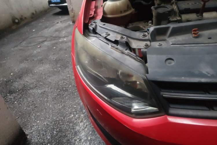 Used Volkswagen Polo 2011 1.4L Manual ZhiLe Edition Right Front Headlight