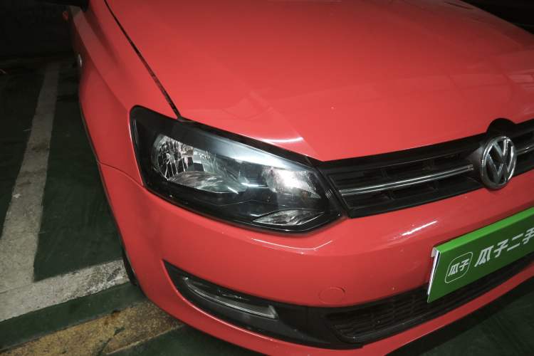 Used Volkswagen Polo 2011 1.6L Automatic ZhiShang Version Right Front Headlight