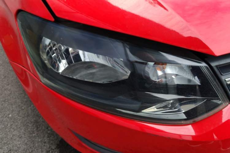 Used Volkswagen Polo 2011 1.6L Automatic ZhiShang Version Right Front Headlight