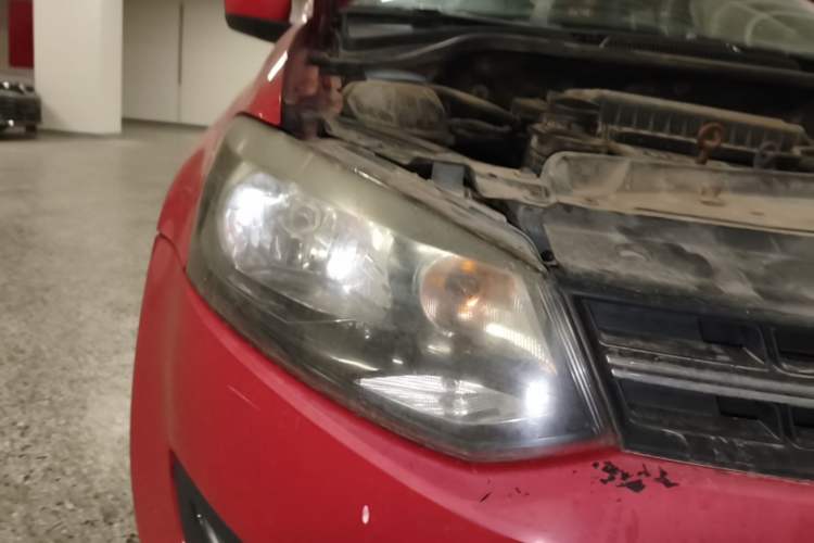 Used Volkswagen Polo 2011 1.4L Automatic ZhiCool Edition Right Front Headlight