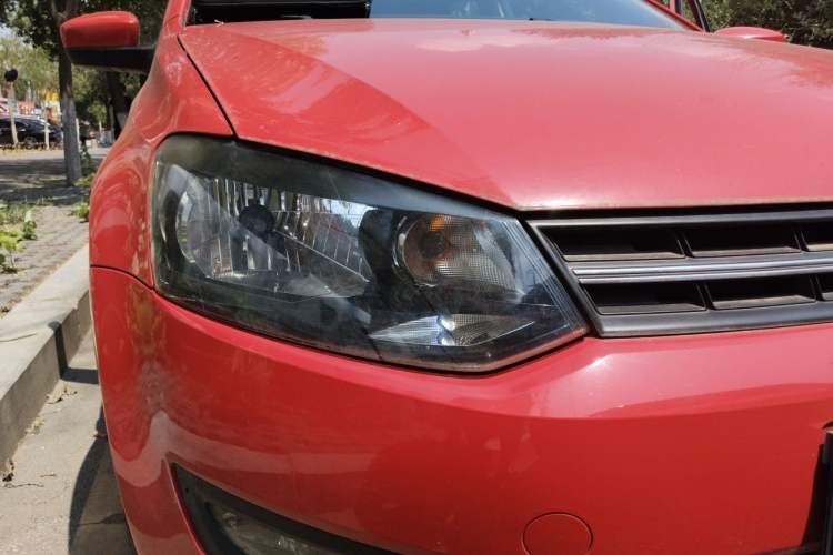 Used Volkswagen Polo 2011 1.6L Automatic ZhiKu Edition Right Front Headlight