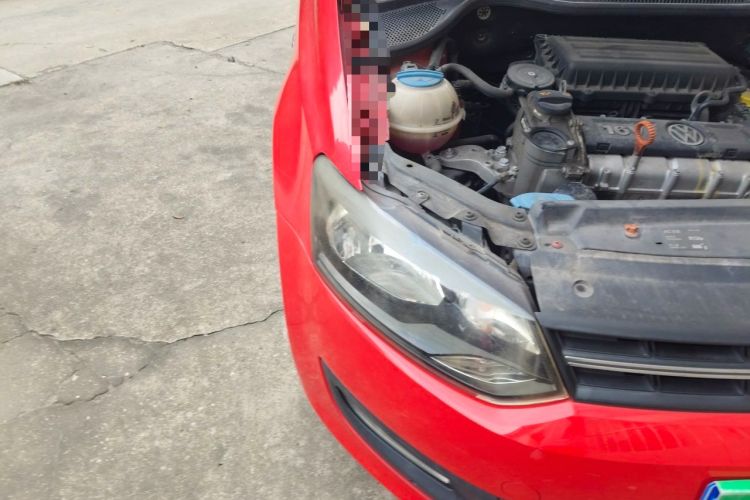 Used Volkswagen Polo 2011 1.6L Automatic ZhiShang Version Right Front Headlight