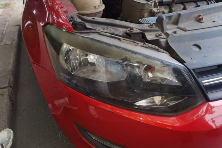 Used Volkswagen Polo 2011 1.4L Automatic ZhiShang Version Right Front Headlight