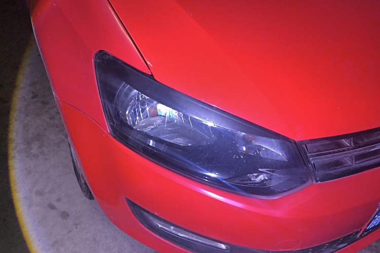 Used Volkswagen Polo 2011 1.6L Automatic ZhiShang Version Right Front Headlight