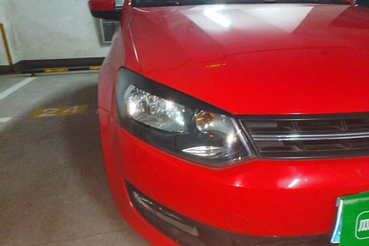 Used Volkswagen Polo 2011 1.4L Automatic ZhiShang Version Right Front Headlight
