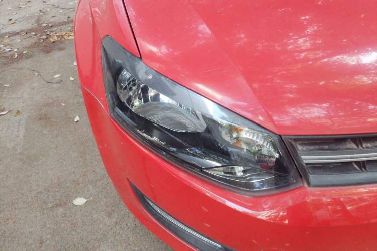 Used Volkswagen Polo 2011 1.6L Automatic ZhiShang Version Right Front Headlight